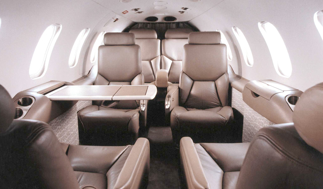 Learjet 35_Int_WEB.jpg