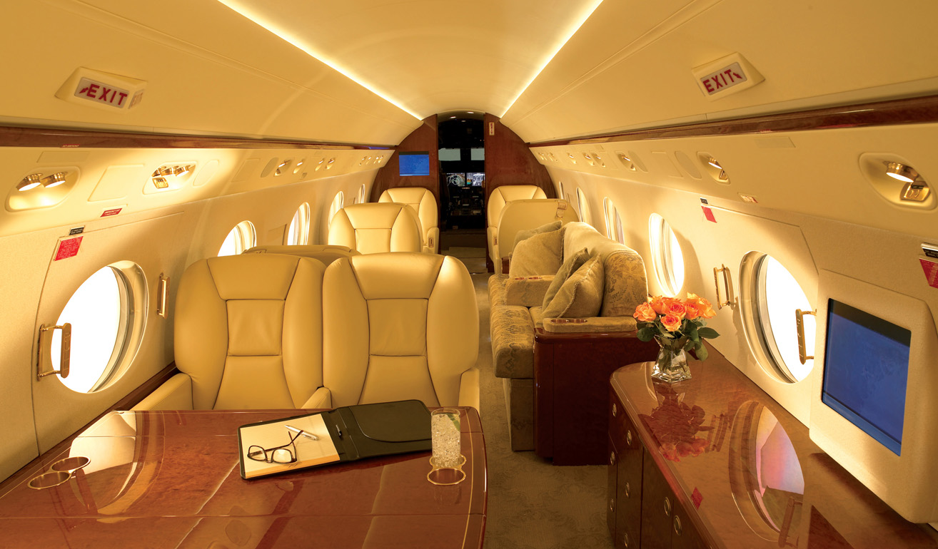 Gulfstream 450_cabin.jpg